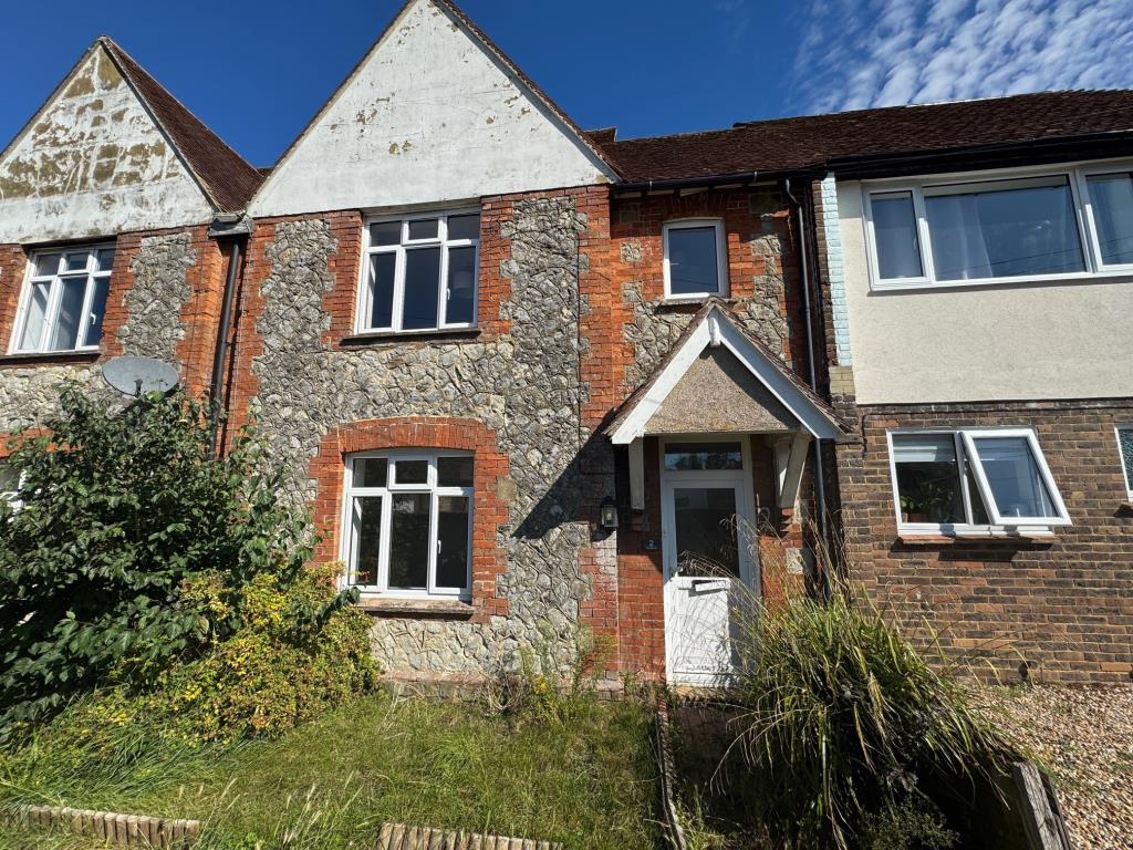 Lot: 182 - TWO-BEDROOM MID-TERRACE COTTAGE IN VILLAGE LOCATION - Front of property